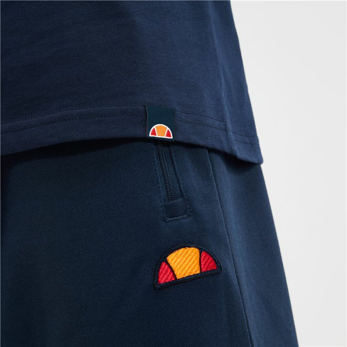 V6HA3EE2A27A47C687B4147E480C1A4EEAER4666636P5